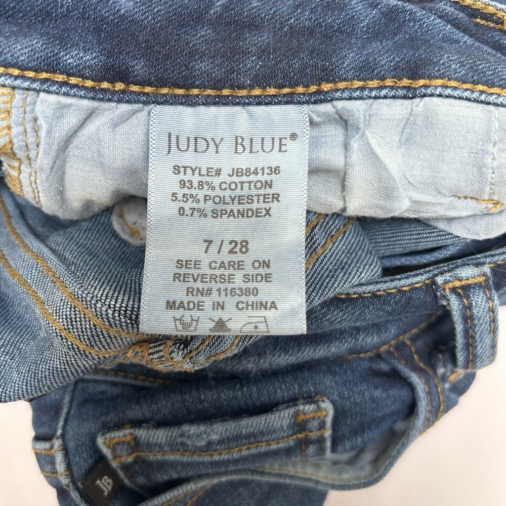 Judy Blue Slim Fit Hi-Rise Jean Size 7/28 Style #84136 Minor Distressing Raw Hem - Picture 3 of 6